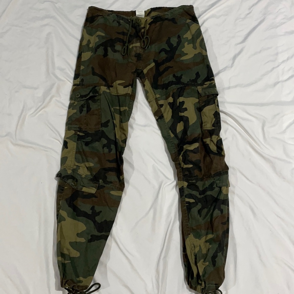 Camp pants with cinched legs